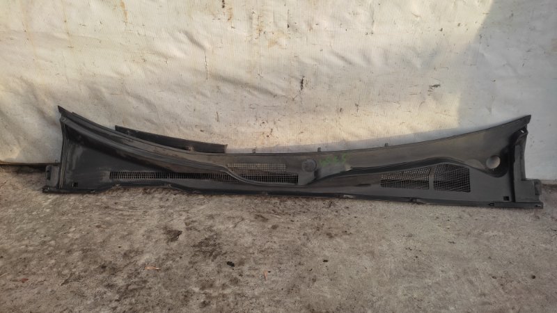 Пластик под лобовое стекло / Жабо TOYOTA CAMRY 30 02-06 55708-06030 Б/У