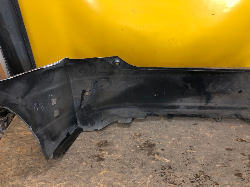 Бампер задний PRIUS - 30 09-17