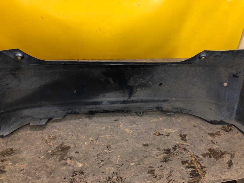 Бампер задний PRIUS - 30 09-17