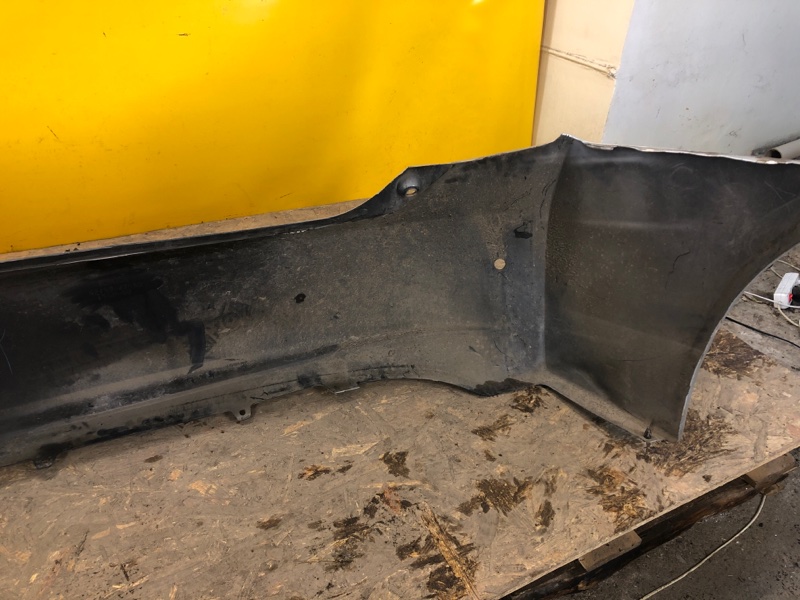 Бампер задний PRIUS - 30 09-17