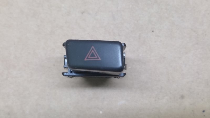 Кнопка аварийной сигнализации RX300 98-03 2000 3.0 1MZFE
