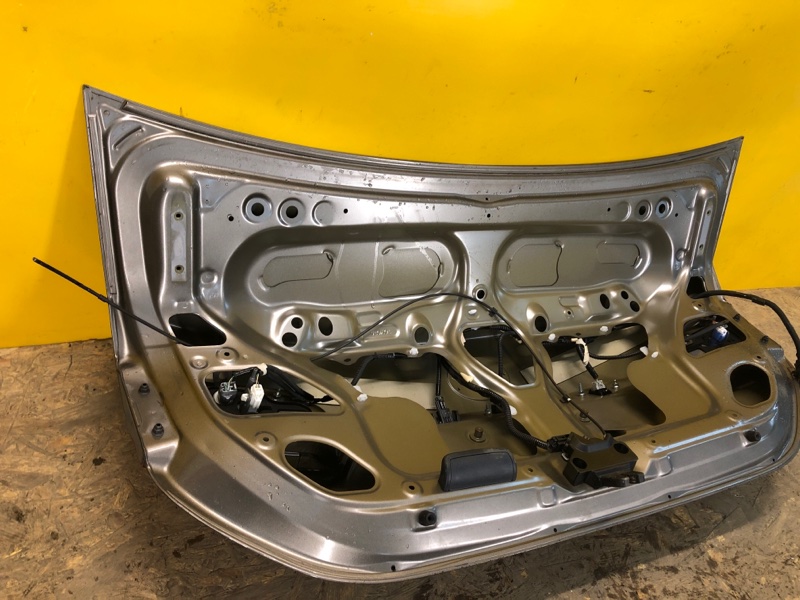Крышка багажника COROLLA E170 13-19
