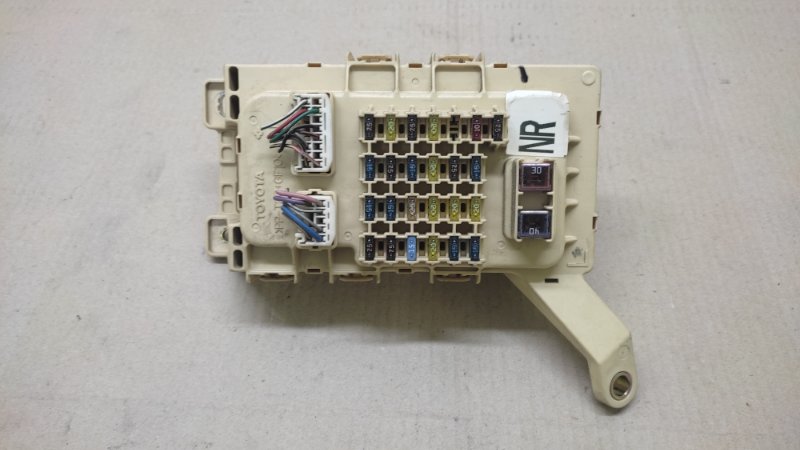 Запчасть блок предохранителей салон LEXUS RX300 98-03 2000 3.0 1MZFE 82730-48022 Б/У Блок предохранителей салон LEXUS RX300 98-03 2000 3.0 1MZFE 82730-48022 Б/У