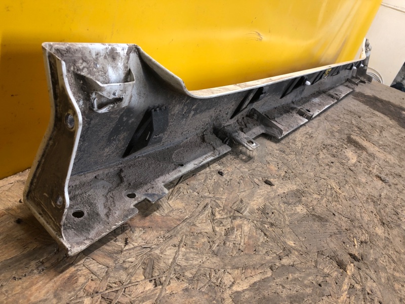 Накладка порога наружная правая NISSAN LEAF 18-