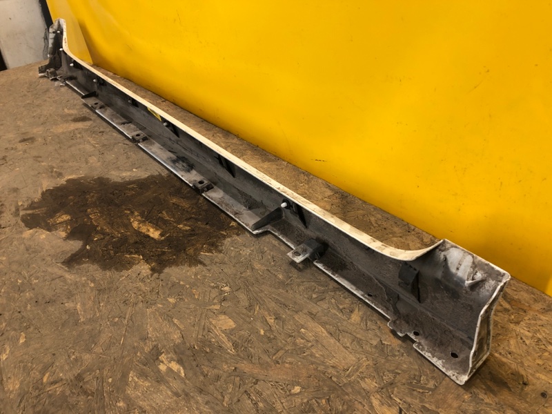 Накладка порога наружная левая LEAF 18-