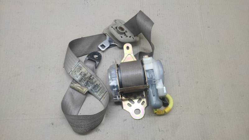 Ремень безопасности передний правый LEXUS RX300 98-03 2000 3.0 1MZFE 73210-48050-A0 Б/У