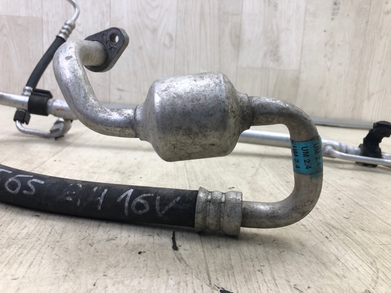 Трубка кондиционера KIA SORENTO UM 14- UM 2.4 G4KJ