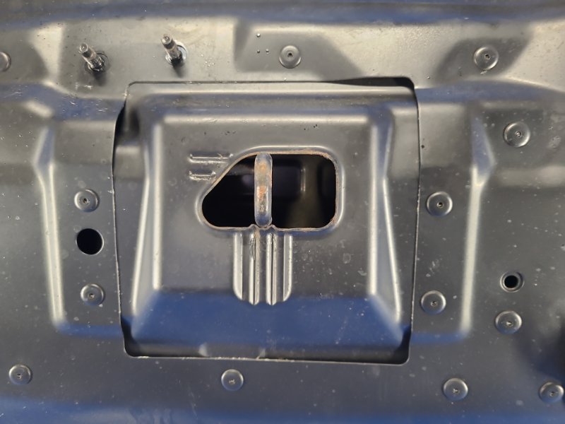 Капот LEAF 10-17