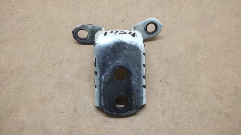 Петля двери верхняя передняя левая INFINITI FX S50 03-08 2005 3.5 VQ35DE 80401-AG000 Б/У