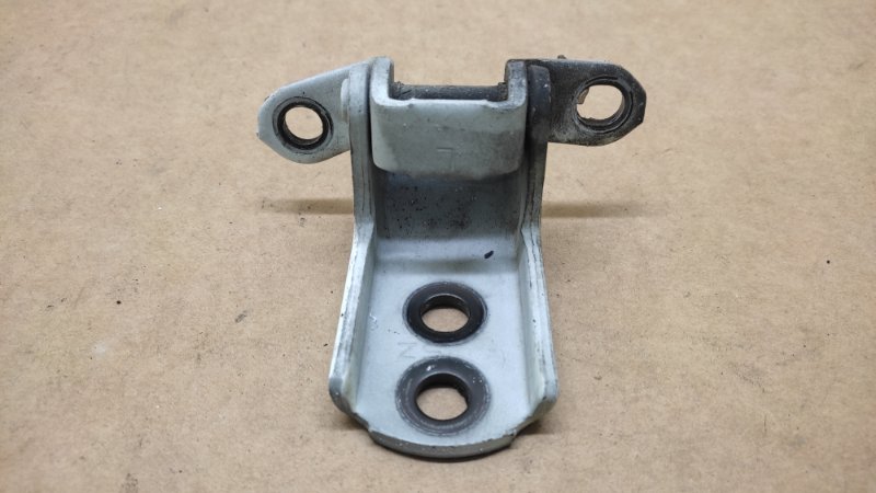 Петля двери верхняя передняя левая FX S50 03-08 2005 3.5 VQ35DE