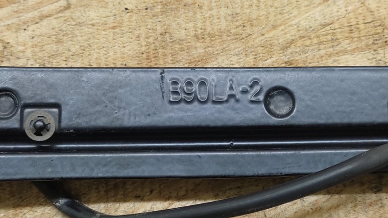 Поводок стеклоочистителя передний правый FX S50 03-08 2005 3.5 VQ35DE