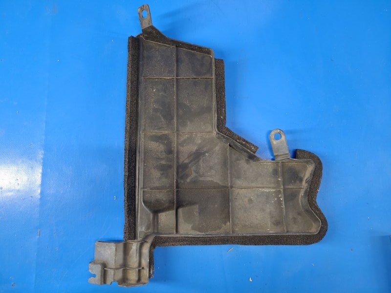 Дефлектор радиатора NISSAN LEAF 10-17