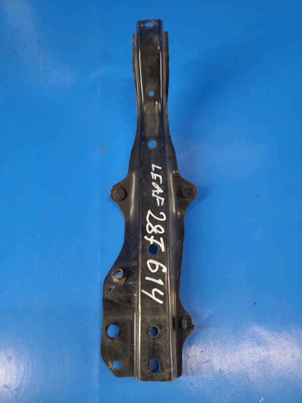 Кронштейн замка капота NISSAN LEAF 10-17 Б/У