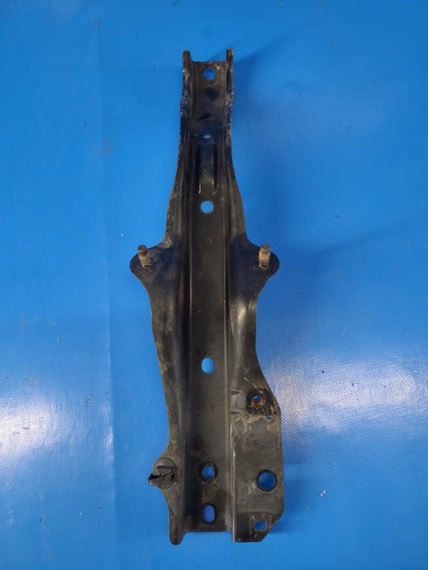 Кронштейн замка капота LEAF 10-17