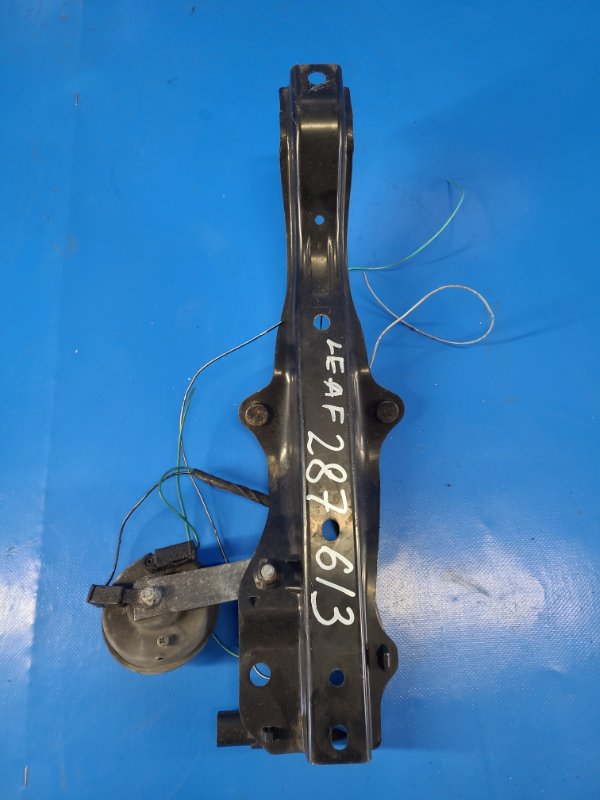 Кронштейн замка капота NISSAN LEAF 10-17 Б/У