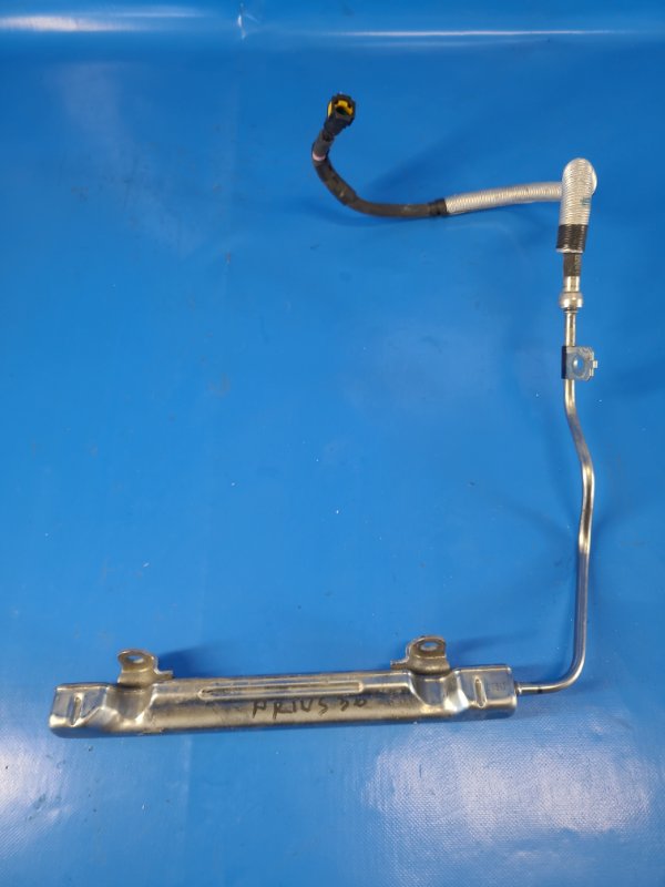 Топливная рейка TOYOTA PRIUS - 30 09-17 Б/У