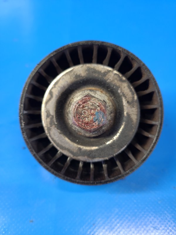 Ролик обводной навесного оборудования PRIUS - 30 09-17