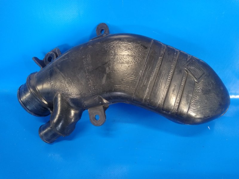 Запчасть патрубок воздушного фильтра MAZDA CX-7 06-12 Б/У Патрубок воздушного фильтра MAZDA CX-7 06-12 Б/У