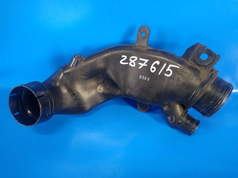 Патрубок воздушного фильтра CX-7 06-12 Патрубок воздушного фильтра CX-7 06-12