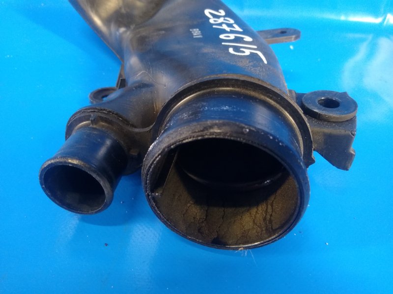 Патрубок воздушного фильтра MAZDA CX-7 06-12 Патрубок воздушного фильтра MAZDA CX-7 06-12