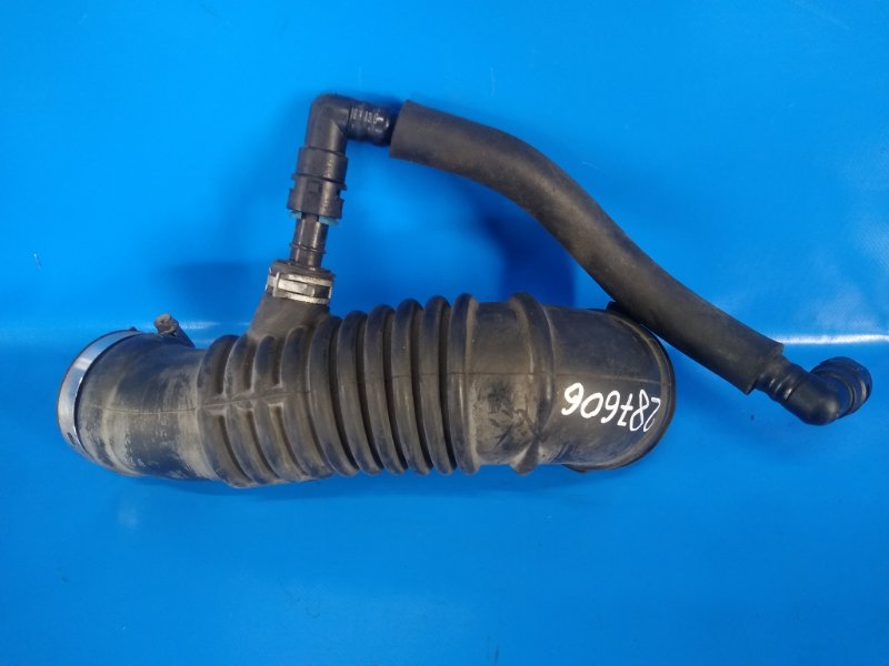 Патрубок воздушного фильтра MAZDA CX-7 06-12 Б/У