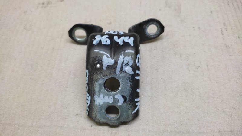 Петля двери нижняя передняя правая NISSAN FRONTIER 04-21 2014 D40 4.0 VQ40DE 80400-ZP80A Б/У