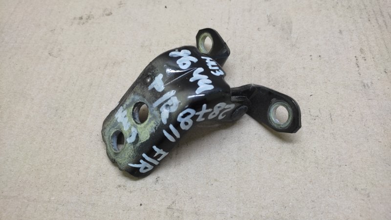 Петля двери нижняя передняя правая FRONTIER 04-21 2014 D40 4.0 VQ40DE