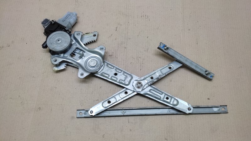 Стеклоподъемник задний правый NISSAN SENTRA B17 12-21 2013 1.8 MRA8DE 82720-3SG0A Б/У