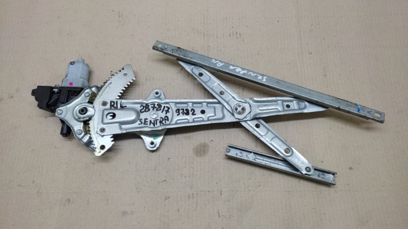 Стеклоподъемник задний левый NISSAN SENTRA B17 12-21 2013 1.8 MRA8DE 82721-3SG0A Б/У