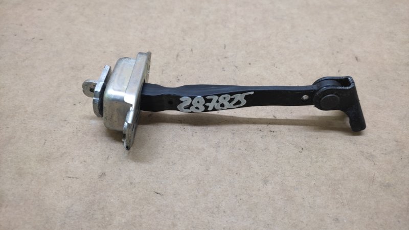 Ограничитель двери задний левый NISSAN SENTRA B17 12-21 2013 1.8 MRA8DE 82430-3RA0A Б/У