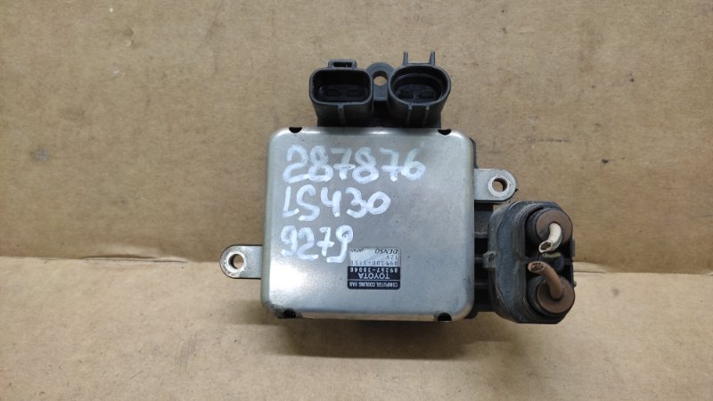 Блок управления вентилятором радиатора LEXUS LS430 00-06 2000 UCF30L 4.3 3UZFE 89257-30040 Б/У