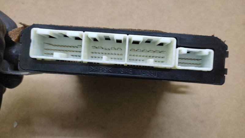 Блок управления дверей передний правый LS430 00-06 2000 UCF30L 4.3 3UZFE