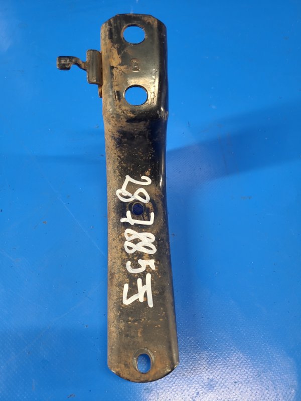 Запчасть кронштейн подножки левый TOYOTA LAND CRUISER 200 08-21 51796-60030 Б/У Кронштейн подножки левый TOYOTA LAND CRUISER 200 08-21 51796-60030 Б/У