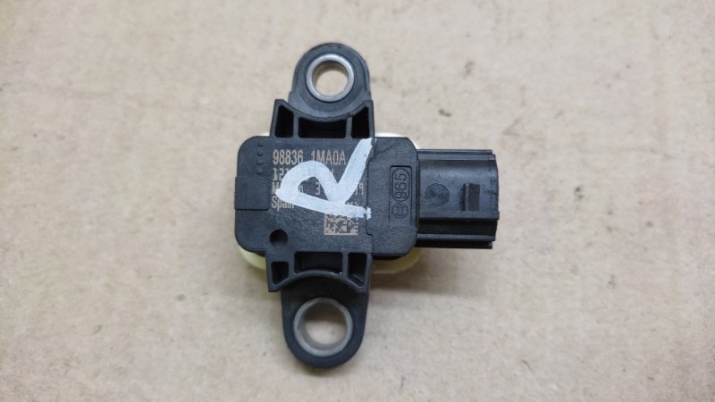 Датчик удара NISSAN VERSA B17 11-19 2013 SEDAN 1.6 HR16DE 98836-1MA0A Б/У