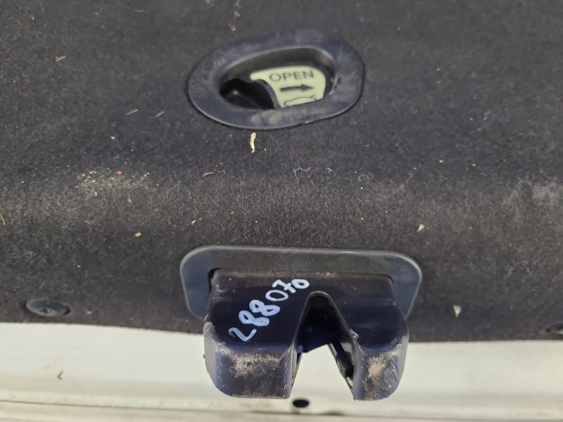 Крышка багажника GENESIS SEDAN 08-13