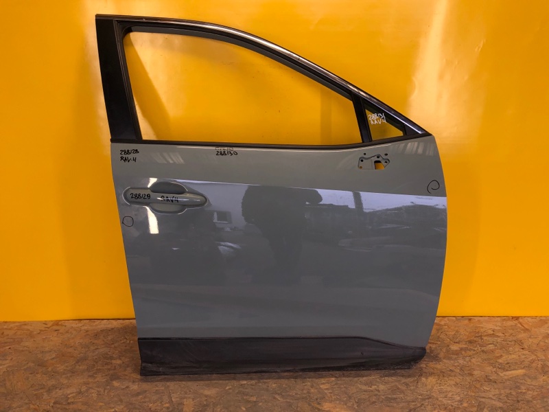 Запчасть дверь передняя правая TOYOTA RAV4 18- 67001-42160 Б/У Дверь передняя правая TOYOTA RAV4 18- 67001-42160 Б/У