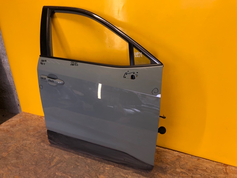 Дверь передняя правая RAV4 18- Дверь передняя правая RAV4 18-