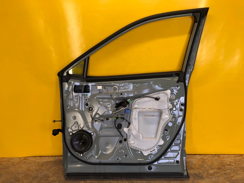 Дверь передняя правая RAV4 18- Дверь передняя правая RAV4 18-