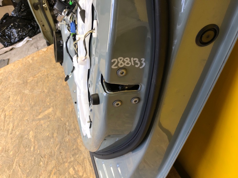 Замок двери передний правый TOYOTA RAV4 18- 69030-62010 Б/У