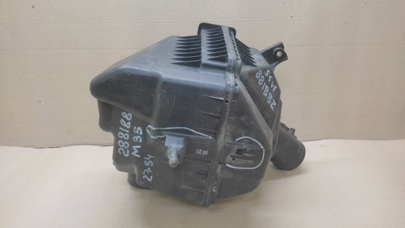 Корпус воздушного фильтра M35/M45 04-10 2006 3.5 VQ35DE