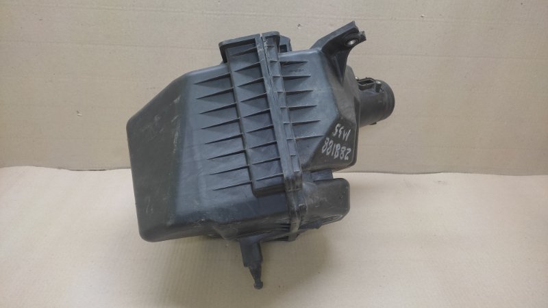 Корпус воздушного фильтра M35/M45 04-10 2006 3.5 VQ35DE