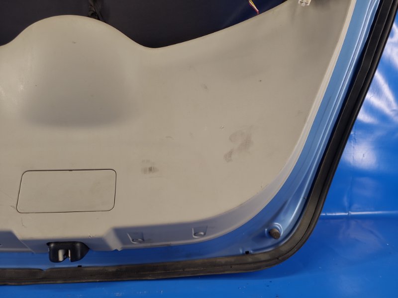 Крышка багажника LEAF 10-17