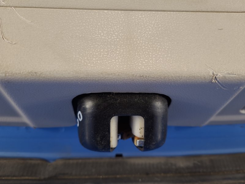 Замок крышки багажника LEAF 10-17