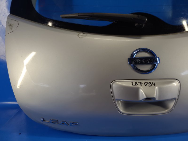 Крышка багажника LEAF 10-17