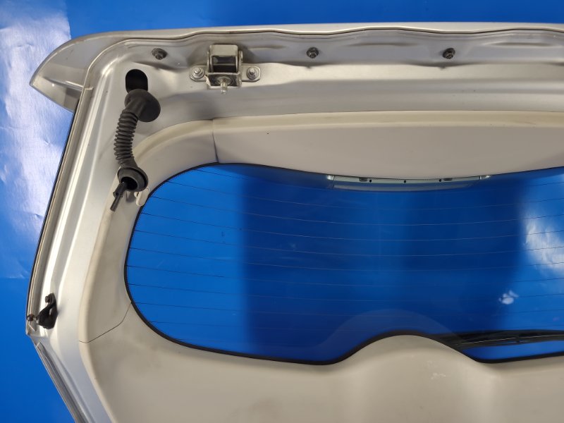 Крышка багажника LEAF 10-17