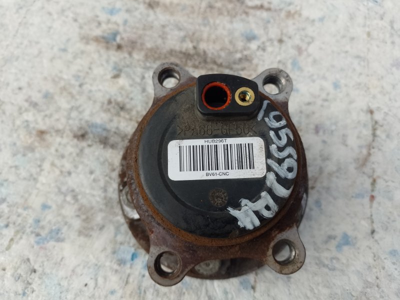 Запчасть ступица задняя FORD FOCUS 10-18 2016 2.0 BV6Z-1104-B Б/У Ступица задняя FORD FOCUS 10-18 2016 2.0 BV6Z-1104-B Б/У