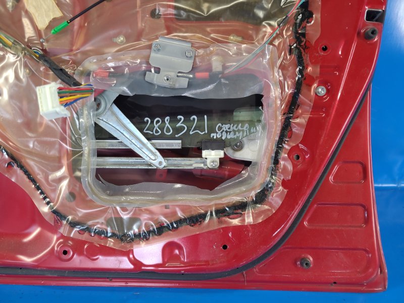 Дверь передняя правая COROLLA 150 06-13