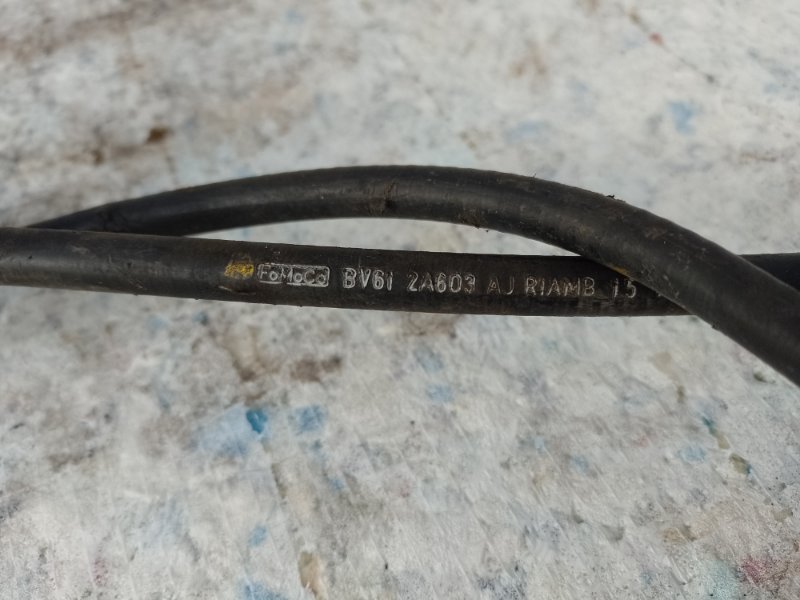 Трос стояночного тормоза задний правый FOCUS 10-18 2016 2.0