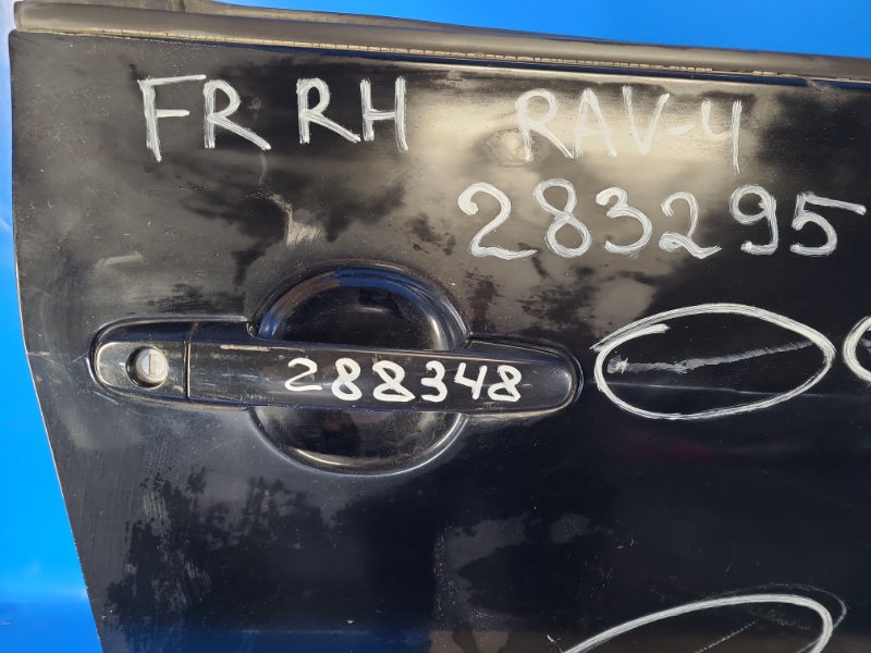 Дверь передняя правая RAV4 05-12 Дверь передняя правая RAV4 05-12