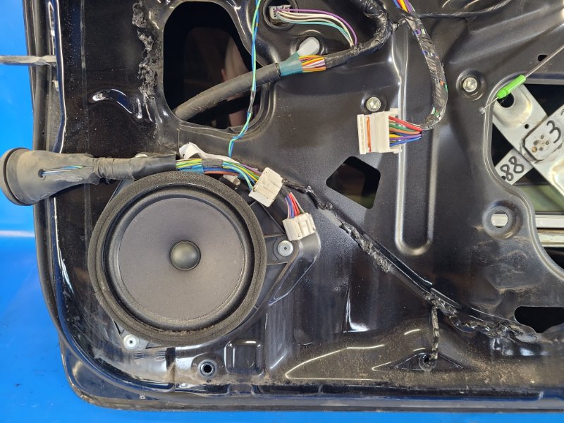 Дверь передняя правая RAV4 05-12 Дверь передняя правая RAV4 05-12